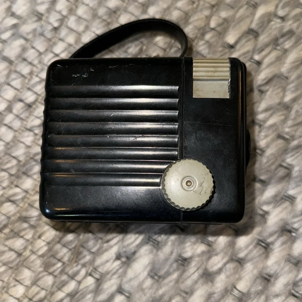 Vintage Brownie Hawkeye Camera - Picture 3 of 8